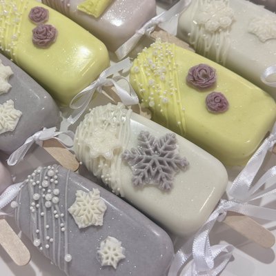 Cakesicles