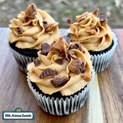Chocolate Peanut Butter Cupcakes (per dozen)
