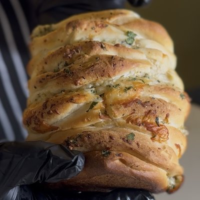 Cheesy Garlic Pull Apart Bread