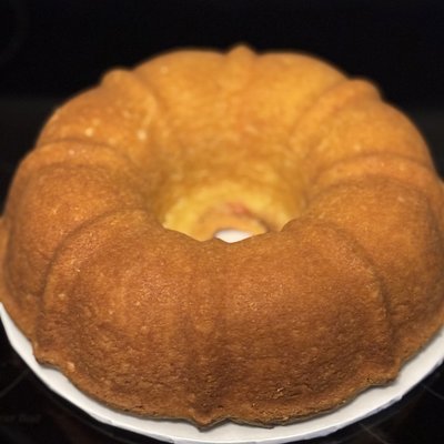 Strawberry N Cream Liqueur Pound Cake