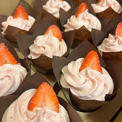 Double Strawberry Cupcakes 