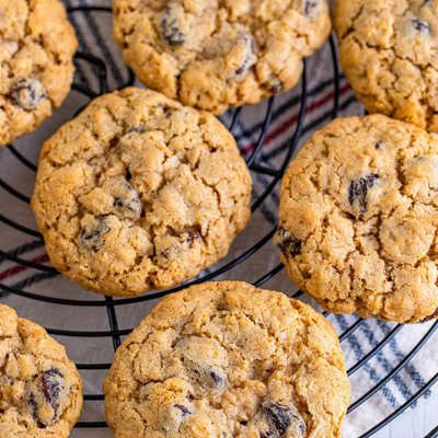 Oatmeal Raisin Cookies