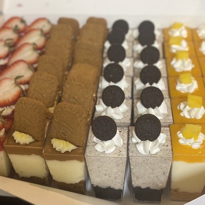 Cheesecakeshooters Biscoff,Oreo,Mango, Ferrero Rocher 1 Dozen