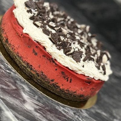 Red Velvet Cookies N Cream 