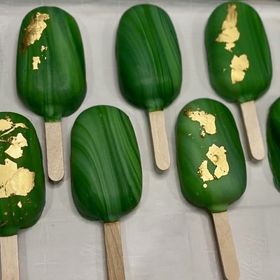 Custom Cakesicles