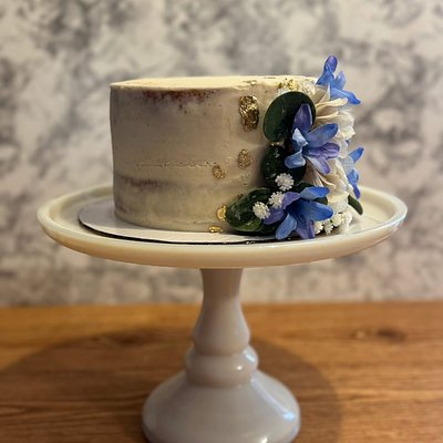 One Tier Wedding Cake 