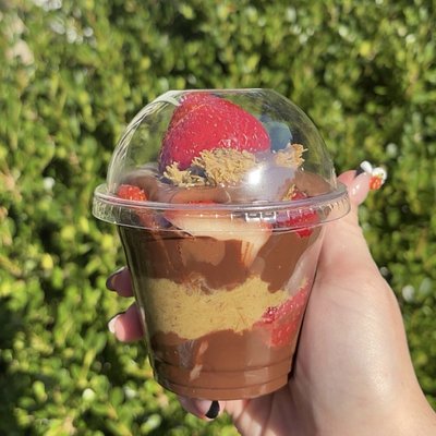 8oz. Strawberry Dubai Cup