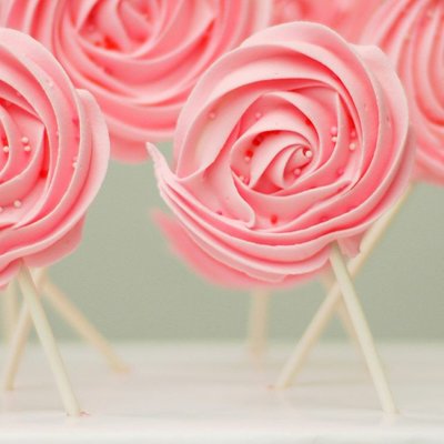 Meringue Pops