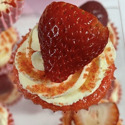 Strawberry Crunch Cupcakes