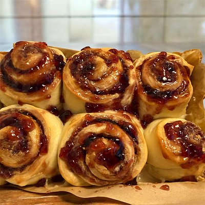 Six Peanut Butter & Jelly Cinnamon Rolls 