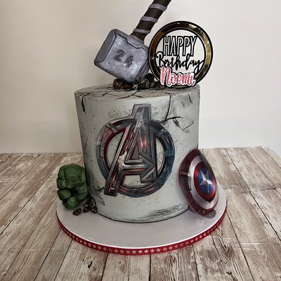 9” Cake Feeds 35 