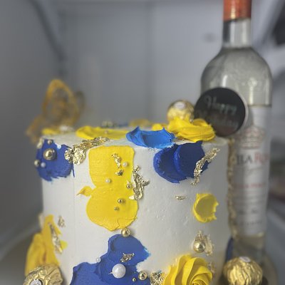 Wine Bottle Cake 
