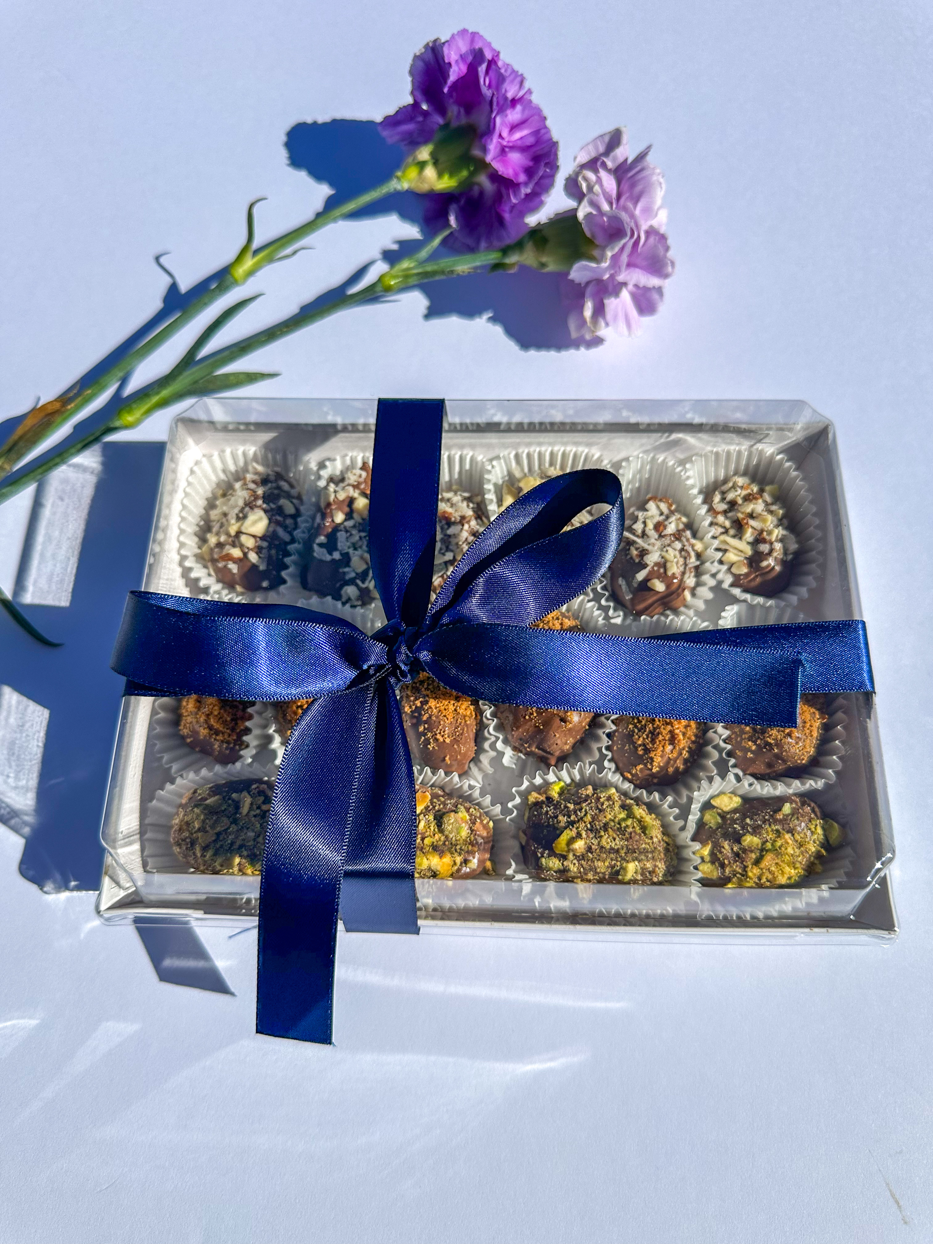 Signature 16-Date Gift Box