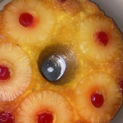 Pineapple Upside Down Kake (Circle)