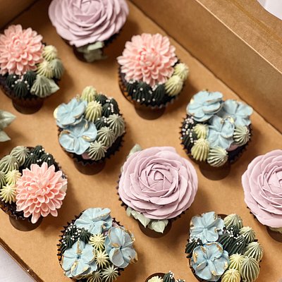 Dozen Floral Buttercream Cupcakes 