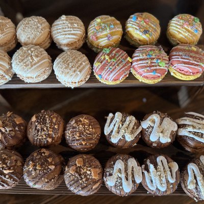 Variety Box Macarons 12