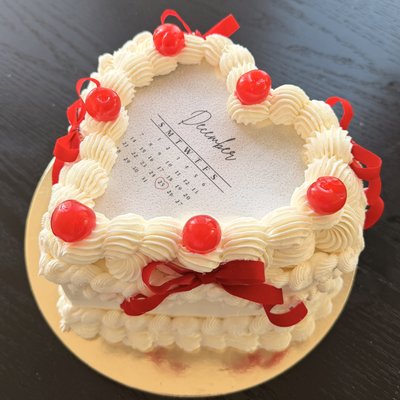 9’ Heart Cake