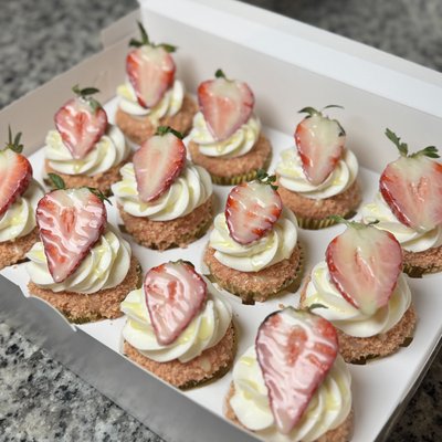 Speciality Flavored Cupcakes 