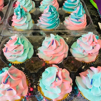 Assorted Cupcake Box (6 Count)