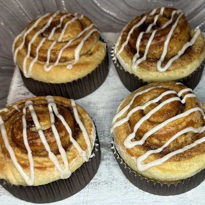 4 Cinnamon Rolls