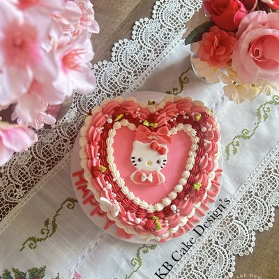 Signature Hello Kitty Vintage 6” Heart Cake (12 + Servings)