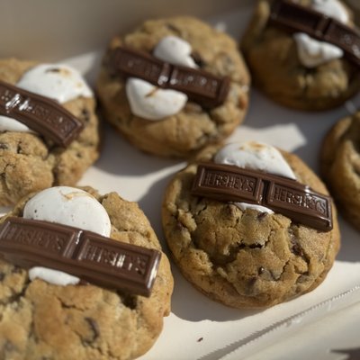 XL Stuffed S'mores Cookies 1/2 Dozen