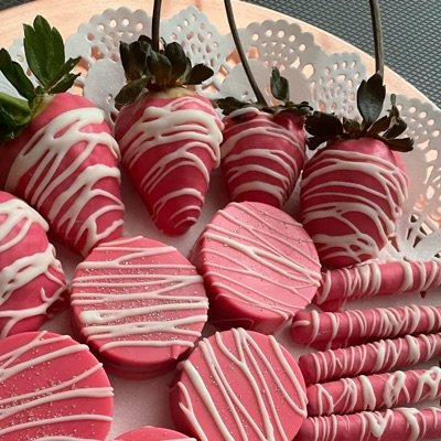 12 Chocolate Covered Strawberries 