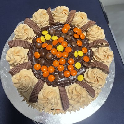 9” 2 Layer Reese’s Cake 