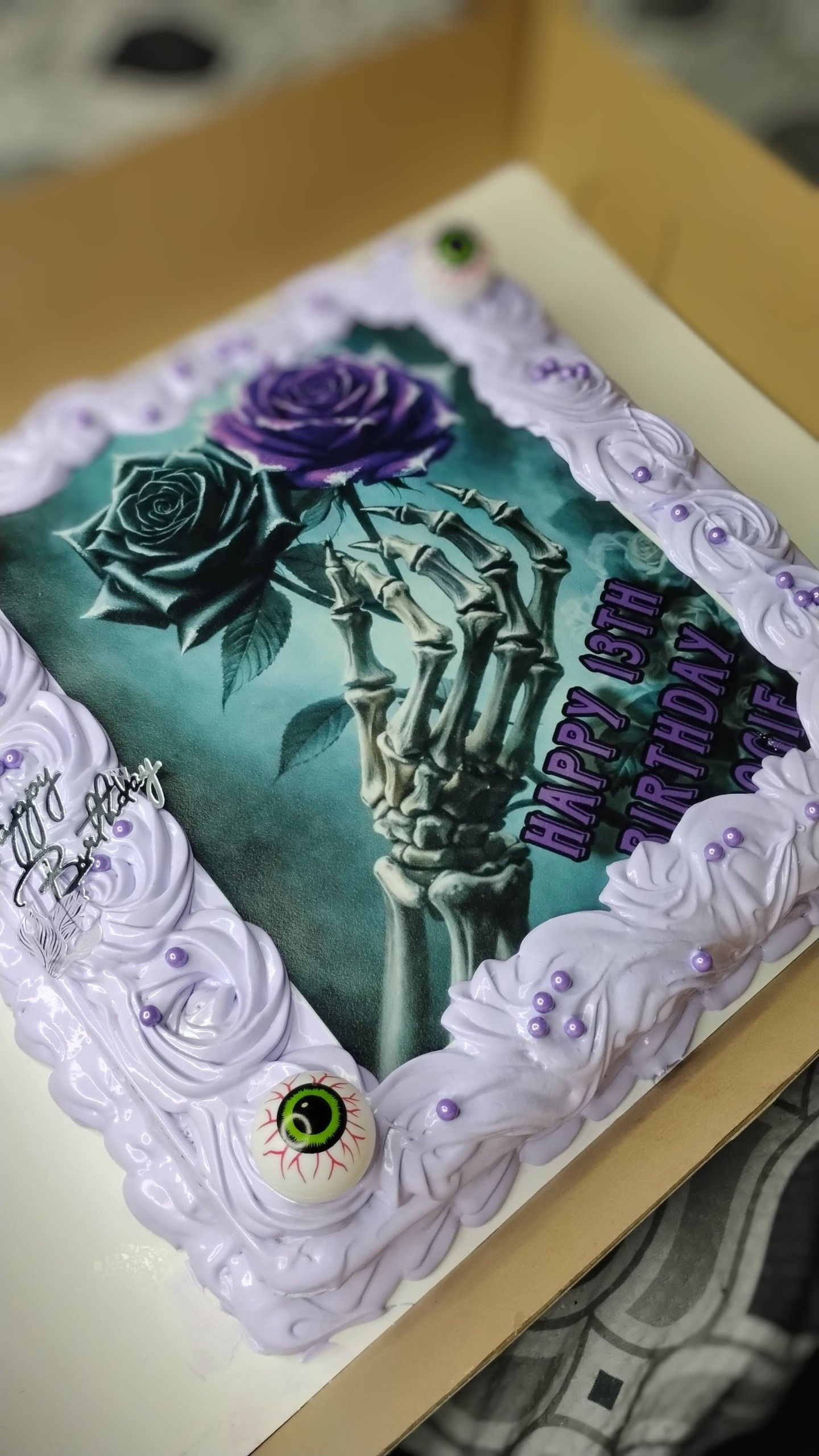 Custom Cakes 