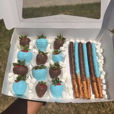 Strawberry & Pretzel Combo Box