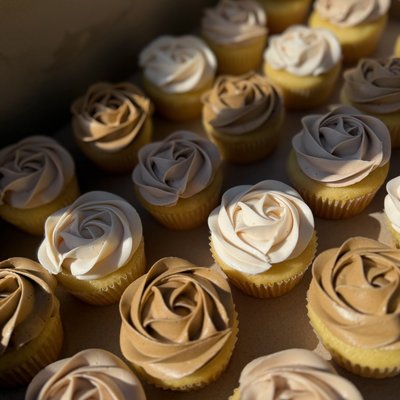 Custom Cupcakes 