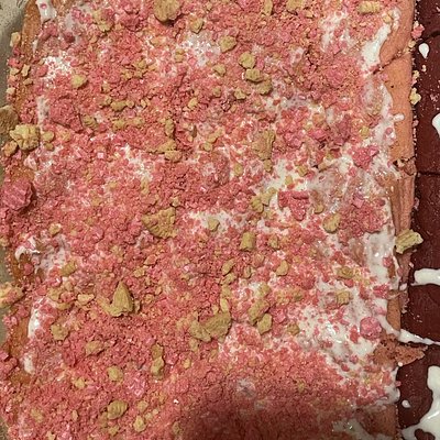 Strawberry Crunch Brownie 🍃
