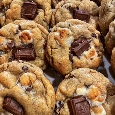 Summer Cookie Box - Six 4oz Giant Cookies In Summer Flavors