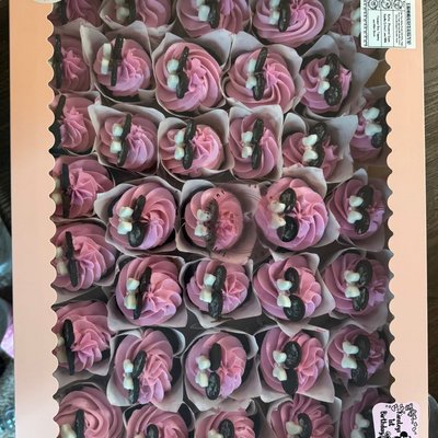 3 Dozen Cupcakes   
