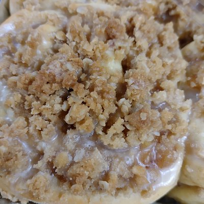 4 Apple Crisp Cinnamon Rolls