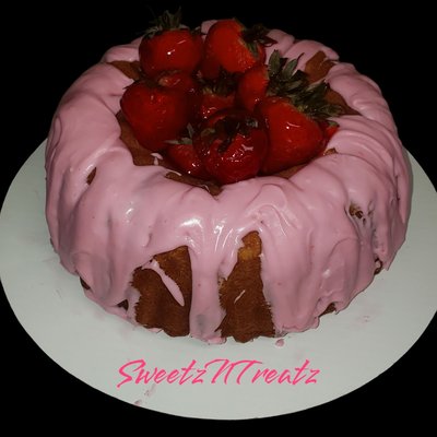 Strawberry Pound Cake