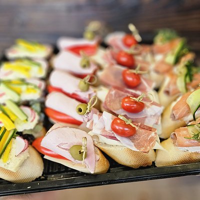 Medium Baguette Slices Selection 