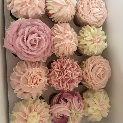 Floral cupcakes 