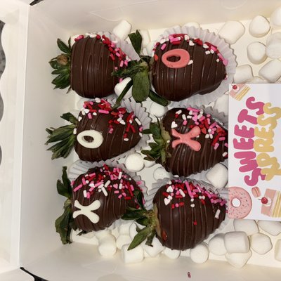 6ct Strawberry 🍓 Book Here For Plain Also !