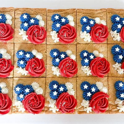 Pre-cut Cookie Cake
