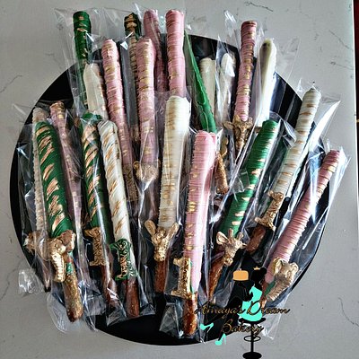 Dipped Pretzels: Animal Theme