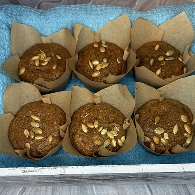 6 Pumpkin Cream Cheese Muffins