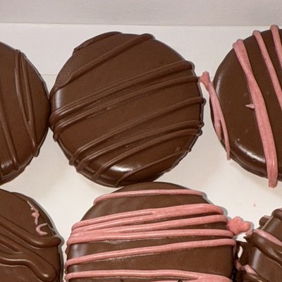 Chocolate Covered Oreos (1/2 Dozen) 