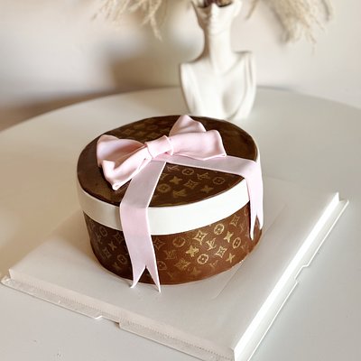 LV Cake