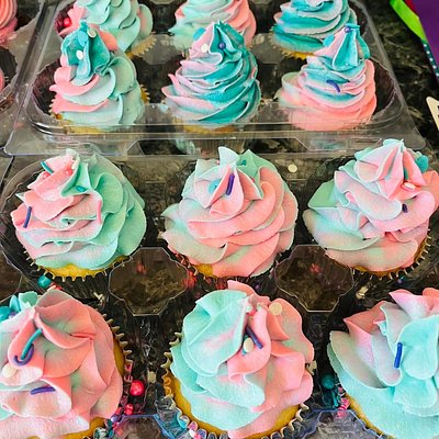 Assorted Cupcake Box (6 Count)