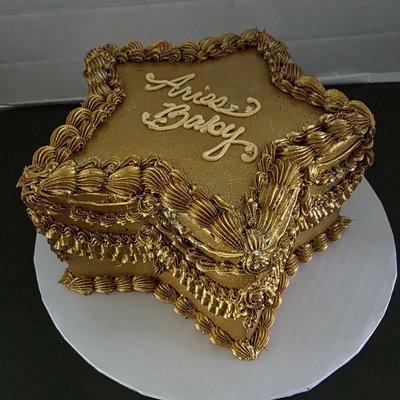 8in Star Cake. Serves 12-20 