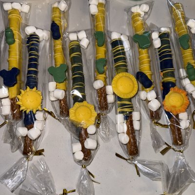 Custom Pretzel Rod
