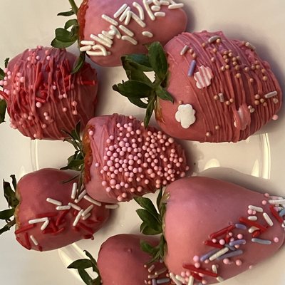 24 Chocolate Covered Strawberries 