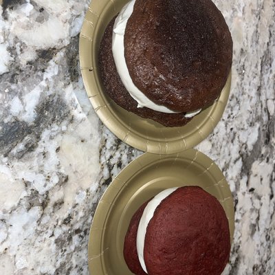Red velvet Stuffed Cookie