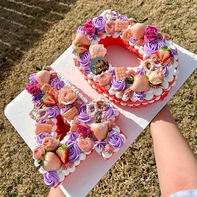12 Inch Letter/Number Cakes (1 Letter/Digit)